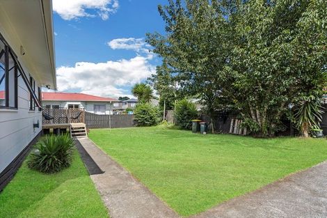 Photo of property in 2/17 Kent Road, Manurewa, Auckland, 2102