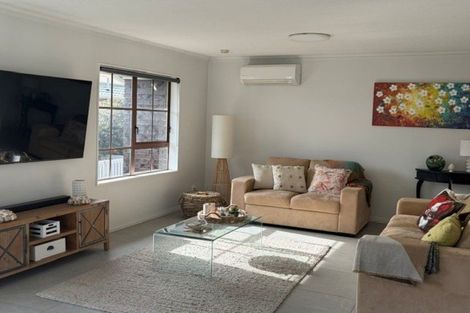 Photo of property in 16 Richmond Avenue, Waikanae, 5036