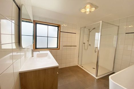 Photo of property in 212 Whitford Road, Shamrock Park, Auckland, 2016