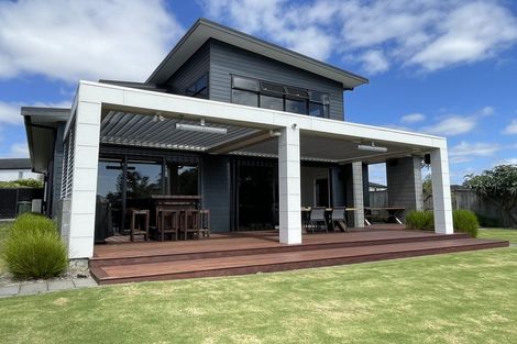 Photo of property in 67 Milano Boulevard, Karaka, Papakura, 2113