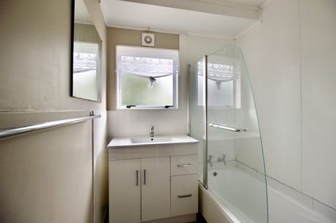 Photo of property in 49 Dungarvon Place, Clendon Park, Auckland, 2103