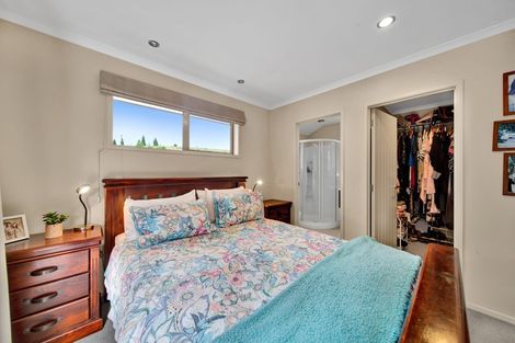 Photo of property in 13b Heta Road, Highlands Park, New Plymouth, 4312