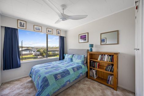 Photo of property in 11 Wynyard Crescent, Tamatea, Napier, 4112