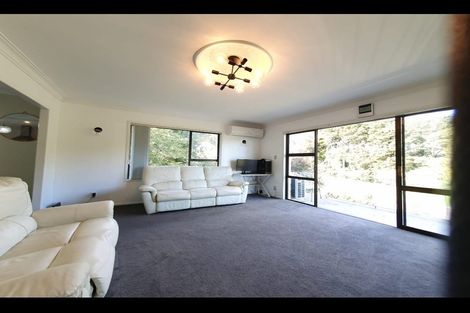 Photo of property in 24 Eugenia Rise, Totara Heights, Auckland, 2105