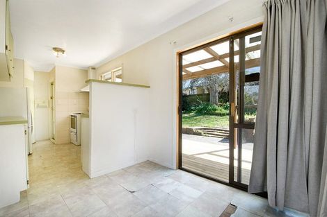 Photo of property in 6 Palmer Avenue, Glen Eden, Auckland, 0602