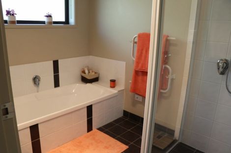 Photo of property in 18 Waipuna Grove, Welcome Bay, Tauranga, 3112