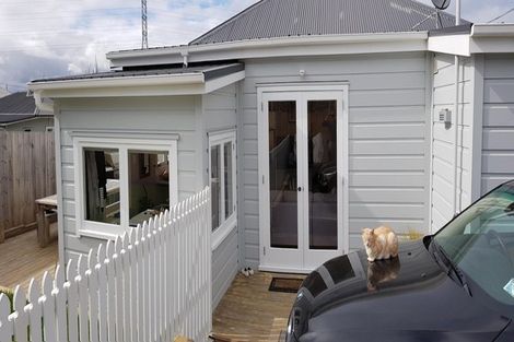 Photo of property in 2/220a Church Street, Onehunga, Auckland, 1061
