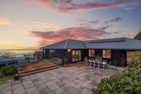 Photo of property in 100 Mount Pleasant Road, Mount Pleasant, Christchurch, 8081