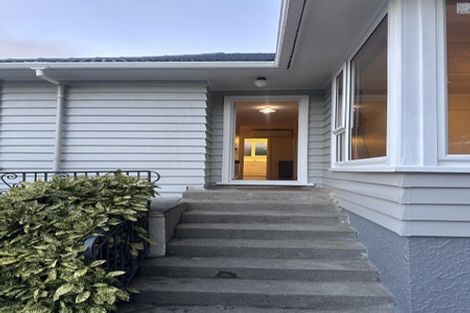 Photo of property in 24 Severn Street, Island Bay, Wellington, 6023