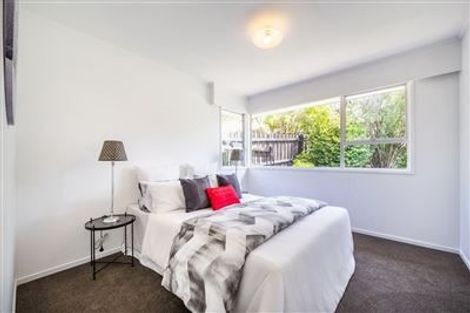 Photo of property in 9 Juniper Road, Sunnynook, Auckland, 0620
