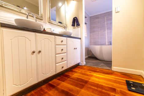 Photo of property in 191 Hakanoa Street, Huntly, 3700