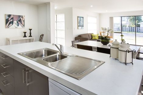 Photo of property in 14 Beveridge Road, One Tree Point, 0118
