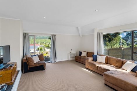 Photo of property in 24 Tremewan Street, Tawa, Wellington, 5028