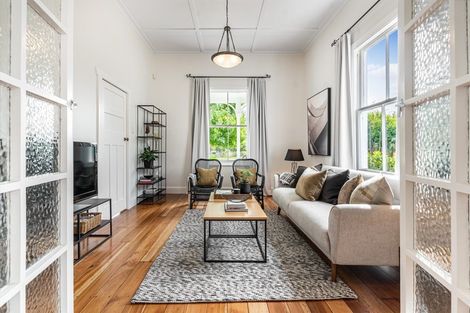 Photo of property in 3/6 Wairoa Road, Devonport, Auckland, 0624