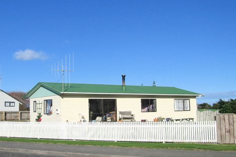 Photo of property in 47 Rangiuru Road, Otaki Beach, Otaki, 5512