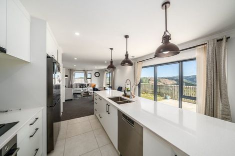 Photo of property in 9 Antigua Way, Grenada Village, Wellington, 6037