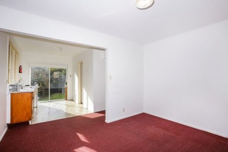Photo of property in 16 Jamaica Place, Blockhouse Bay, Auckland, 0600