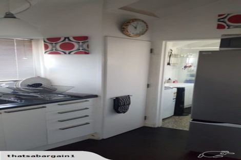 Photo of property in 18/125 Queens Drive, Lyall Bay, Wellington, 6022