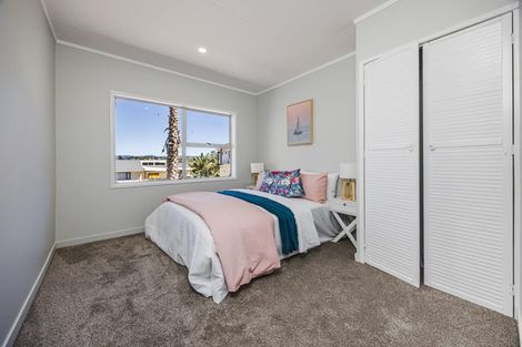 Photo of property in 4/89a Royal Road, Massey, Auckland, 0614