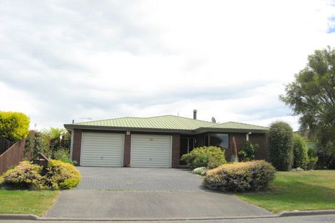 Photo of property in 2 Grove Place, Rangiora, 7400