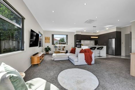 Photo of property in 2/297 Carrington Street, Vogeltown, New Plymouth, 4310