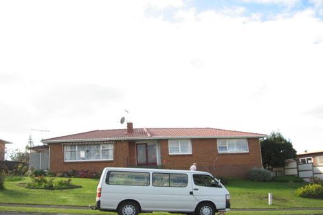 Photo of property in 32 Chatsworth Crescent, Pakuranga Heights, Auckland, 2010