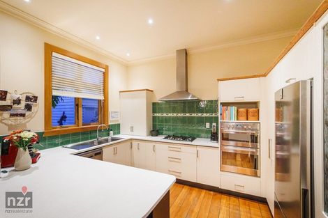 Photo of property in 74 Brightwater Terrace, Terrace End, Palmerston North, 4410
