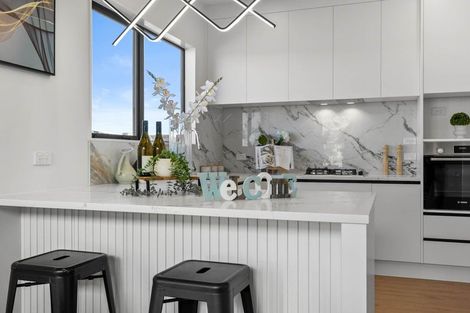 Photo of property in 32 Taipahitini Road, Rosehill, 2113