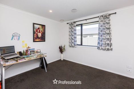Photo of property in 33 Cynisca Crescent, Wallaceville, Upper Hutt, 5018