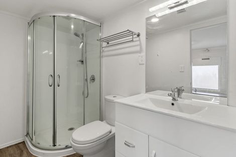 Photo of property in 1/6 Ellice Road, Totara Vale, Auckland, 0629