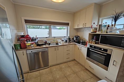 Photo of property in 1/12 Booker Place, Weymouth, Auckland, 2103