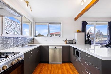 Photo of property in 42 Jillian Drive, Ranui, Auckland, 0612