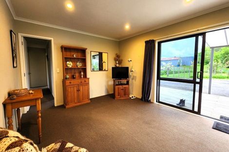 Photo of property in 287 Surrey Road, Tariki, Inglewood, 4388