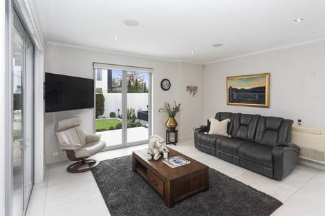 Photo of property in 11 Roa Road, Fendalton, Christchurch, 8041