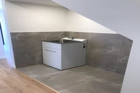 Photo of property in 16 Meritage Lane, Te Atatu South, Auckland, 0610