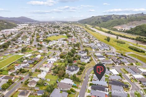Photo of property in 98 Farmer Crescent, Taita, Lower Hutt, 5011