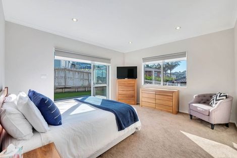 Photo of property in 49 South Kensington Way, Henderson, Auckland, 0612