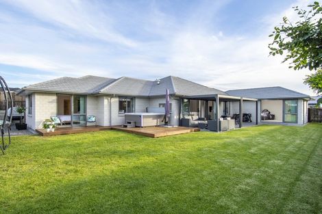 Photo of property in 10 Kayelene Place, Omokoroa, 3114