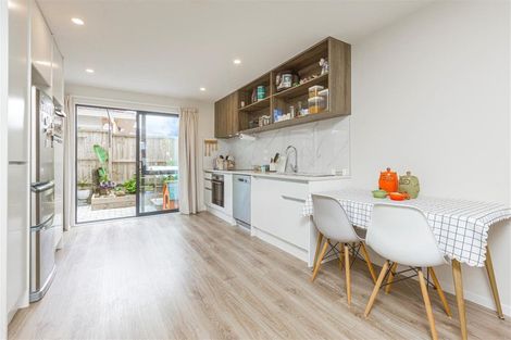 Photo of property in 14d Medina Place, Half Moon Bay, Auckland, 2012