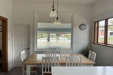 Photo of property in 4 Handley Place, Glen Avon, New Plymouth, 4312