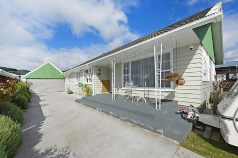 Photo of property in 5 Riversdale Road, Clouston Park, Upper Hutt, 5018