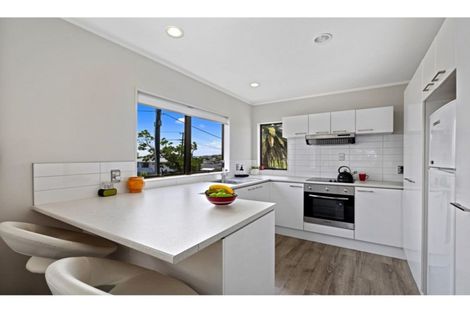 Photo of property in 13a Red Beach Road, Red Beach, 0932