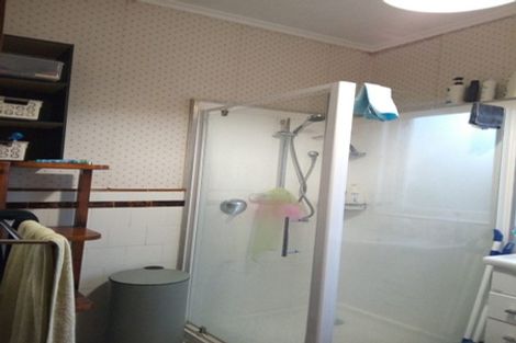 Photo of property in 492 Blockhouse Bay Road, Blockhouse Bay, Auckland, 0600