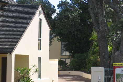 Photo of property in 480 Beach Road, Murrays Bay, Auckland, 0630