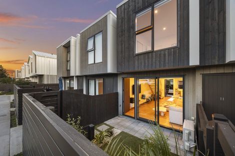 Photo of property in 12/82 East Coast Road, Milford, Auckland, 0620