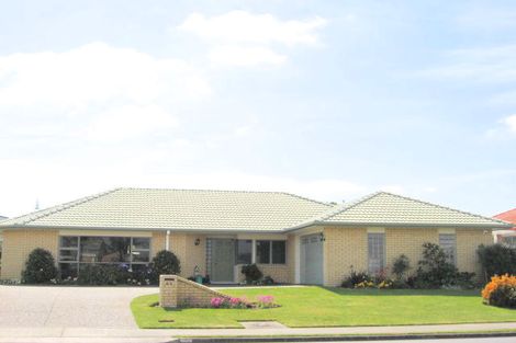Photo of property in 61 Santa Monica Drive, Papamoa Beach, Papamoa, 3118