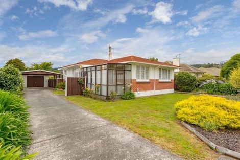 Photo of property in 16 Charles Street, Clouston Park, Upper Hutt, 5018