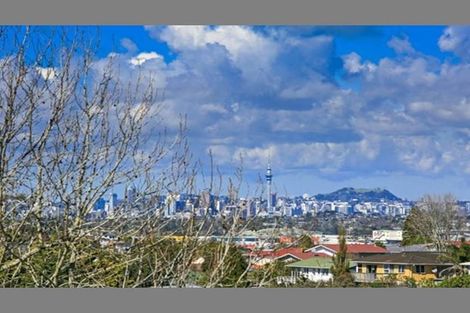 Photo of property in 33 Sequoia Place, Sunnynook, Auckland, 0620