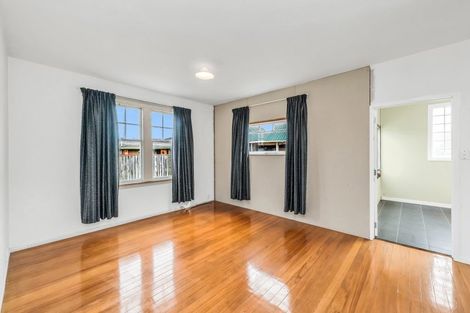 Photo of property in 1/5 Winters Road, Redwood, Christchurch, 8051