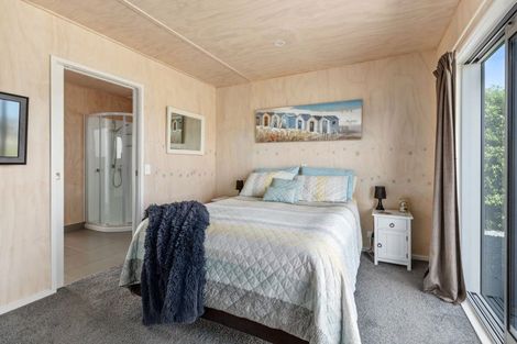 Photo of property in 18 Rochdale Road, Riversdale Beach, Masterton, 5872